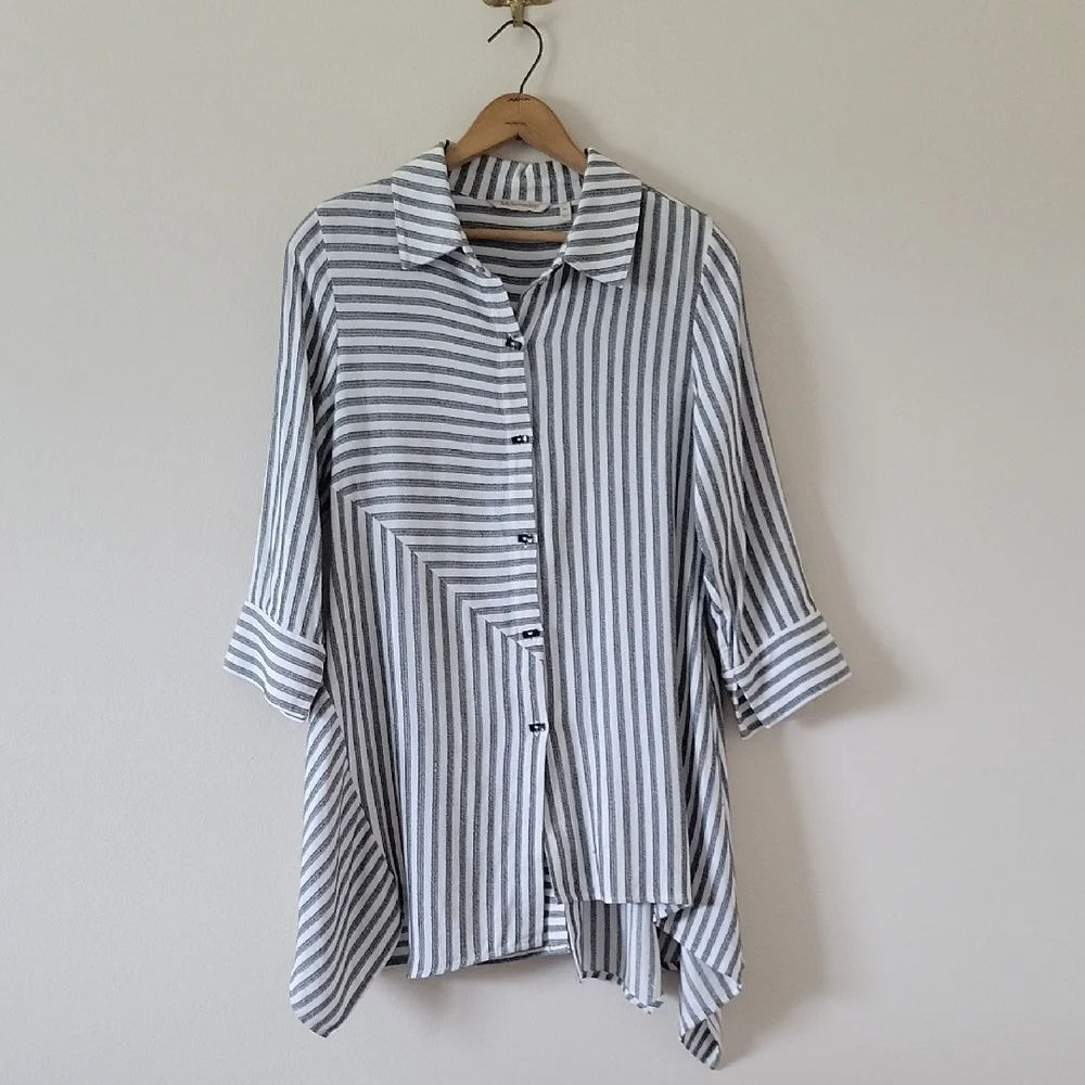 Soft Surroundings Grey Stripe Asymmetrical Button Down Tunic Size‎ XS